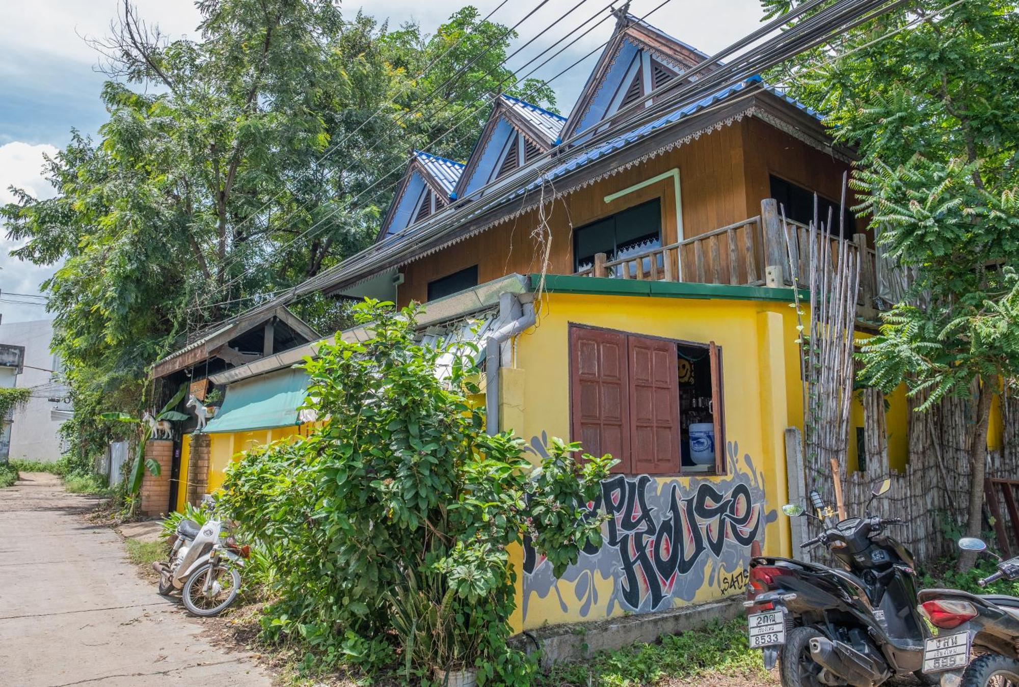 Happy House Backpackers Hostel Pai Exterior photo