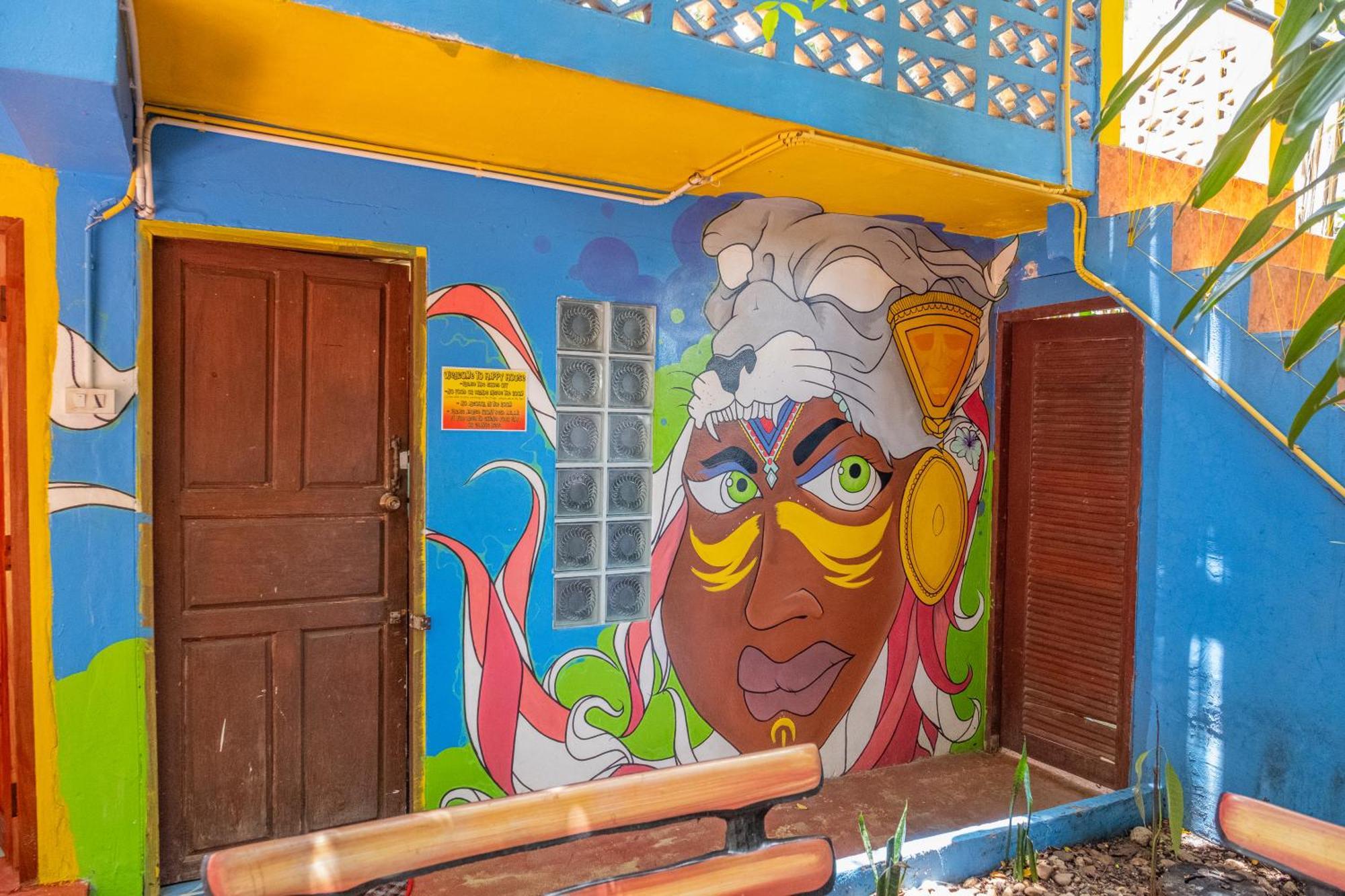 Happy House Backpackers Hostel Pai Exterior photo